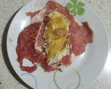 Foto del paso 1 de la receta: Rollito de lomo con queso y cebolla caramelizada