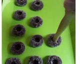 Foto langkah ke 3 dari resep Red Velvet Thumprint Cookies.