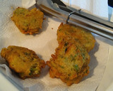 Foto del paso 4 de la receta: Buñuelos de LECHUGA😋😋