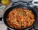 Foto del paso 6 de la receta: Macarrones con verduras, tomate y atún en conserva
