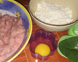 Foto del paso 1 de la receta: Tortitas de pollo con 🧀