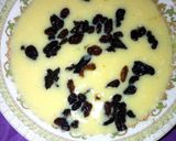 A picture of step 2 of Custard with dry grapes.