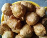 A picture of step 5 of Semolina puffs.