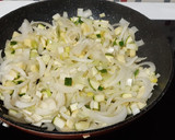 Foto del paso 3 de la receta: Pechuga de pollo con verduras al cabrales
