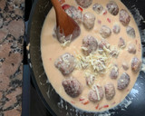Foto del paso 4 de la receta: Albóndigas en salsa de queso y nata