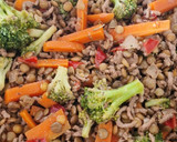 Foto del paso 3 de la receta: Salteado de verduras con lentejas y carne picada de ternera