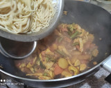 Foto del paso 4 de la receta: Espaguetis con pollo y curry al estilo tailandés en 20 minutos
