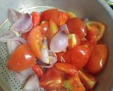 Foto langkah ke 1 dari resep Sambal goreng tomat.