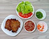 Hình bước làm 2 của món Cơm tấm sườn nướng mật ong