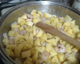 Foto del paso 4 de la receta: Patatas a la marinera con mejillones y gambas