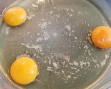 Foto del paso 5 de la receta: Quiche a los 5 Quesos con Cebolla