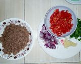 A picture of step 1 of Minced meat served with rice.