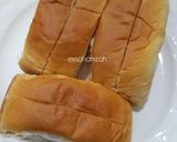 Gambar langkah 2 resipi Roti Sosej Kukus Berkeju.