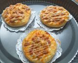 Gambar langkah 9 resipi Roti Piza Mini.