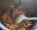 A picture of step 3 of Jatretil mutton gravy masala (jatra food).