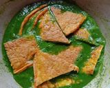 A picture of step 7 of Spinach Omelette Curry.