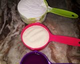 थ्री शेप नमकपारे (काजू शेप, मिनी नमकपारे, लम्बे नमकपारे)(three shape namakpare recipe in hindi) रेसिपी चरण 1 फोटो