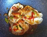 Foto langkah ke 5 dari resep Telur Ceplok Masak Kecap.
