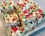 รูปขั้นตอนการทำที่ 8 ของ Christmas Rocky Road ของฝากเทศกาลคริสต์มาส