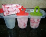 Foto del paso 4 de la receta: Yogurt (heladitos con frutilla)