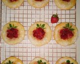 Foto langkah ke 7 dari resep Strawberry Tartlet Bread.