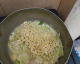 Foto langkah ke 6 dari resep Mie Kuah Telor.
