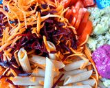 Foto del paso 3 de la receta: Ensalada con fideos 🌈