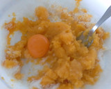 Foto del paso 2 de la receta: Bizcocho de calabaza con piñones