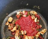 Foto del paso 7 de la receta: Patatas con sepia y gambas