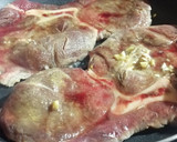 Foto del paso 3 de la receta: Chuleta de Res Encebollada (fácil de hacer)