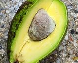 Foto del paso 2 de la receta: 🥑🥚Huevos rellenos con palta🥚Con forma de "arbolito"😅🥚🥑 Entrada fresca y liviana