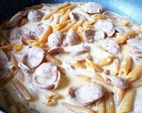 Foto langkah ke 2 dari resep Simple Penne Carbonara.
