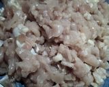 Foto langkah ke 1 dari resep Oseng Kentang Ayam Cincang.