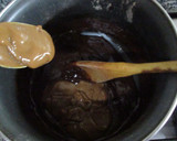 Foto del paso 3 de la receta: Turrón de galletas maría con crema de dulce de leche y chocolate