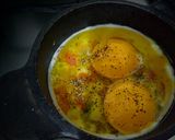 Foto del paso 7 de la receta: Huevos en el caldero de la abuela con chorizo argentino!