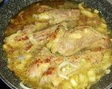 Foto del paso 3 de la receta: Costillas de cerdo a la cebolla en sartén
