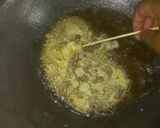 Foto langkah ke 3 dari resep Sosis telur gulung.