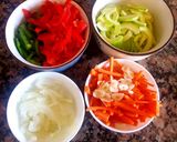 Foto del paso 1 de la receta: Fideos (tagliatelli) con verduras al woock