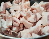 Foto del paso 3 de la receta: Chicharroncitos para sacar manteca