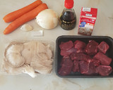 Foto del paso 1 de la receta: Estofado de ternera y setas con salsa de soja y nata