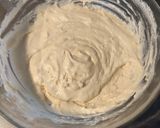 Une image de l'étape 1 de Muffins à la confiture de framboise.