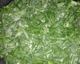 รูปขั้นตอนการทำที่ 4 ของ กุยช่ายทอด |Fried Chinese Chives Pancake