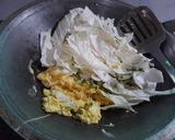Foto langkah ke 2 dari resep Nasgor simpel favorit bojo.