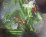 Foto langkah ke 3 dari resep Sayur bening buah kelor.