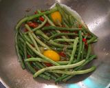 Foto langkah ke 3 dari resep Tumis kacang panjang Telur.