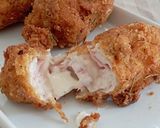 Foto del passaggio 1 della ricetta Involtini di pollo farciti e fritti con doppia impanatura