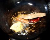 A picture of step 3 of Louki aur Chane Dal ki Sabzi / Lau diye Cholar Dal.