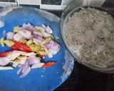 Foto langkah ke 1 dari resep Oseng Teri Medan.