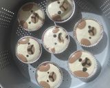 Foto langkah ke 2 dari resep Bolu Kukus Karakter.