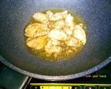 รูปขั้นตอนการทำที่ 4 ของ ข้าวผัดไก่คะน้าน้ำพริกเผากุนเชียงทอดกระเทียมกรอบ